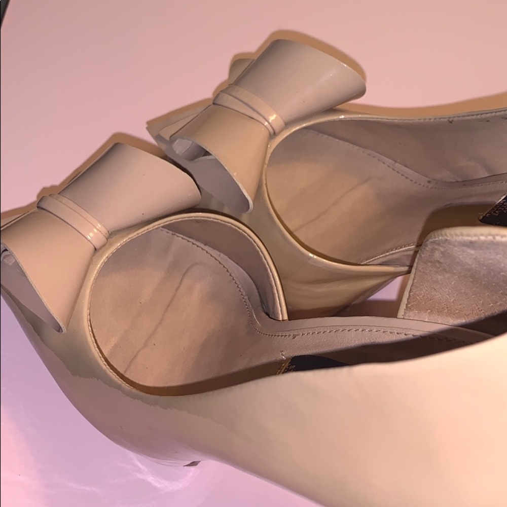 BLUSH Bow patent leather peep toe heels - Picture 9 of 15